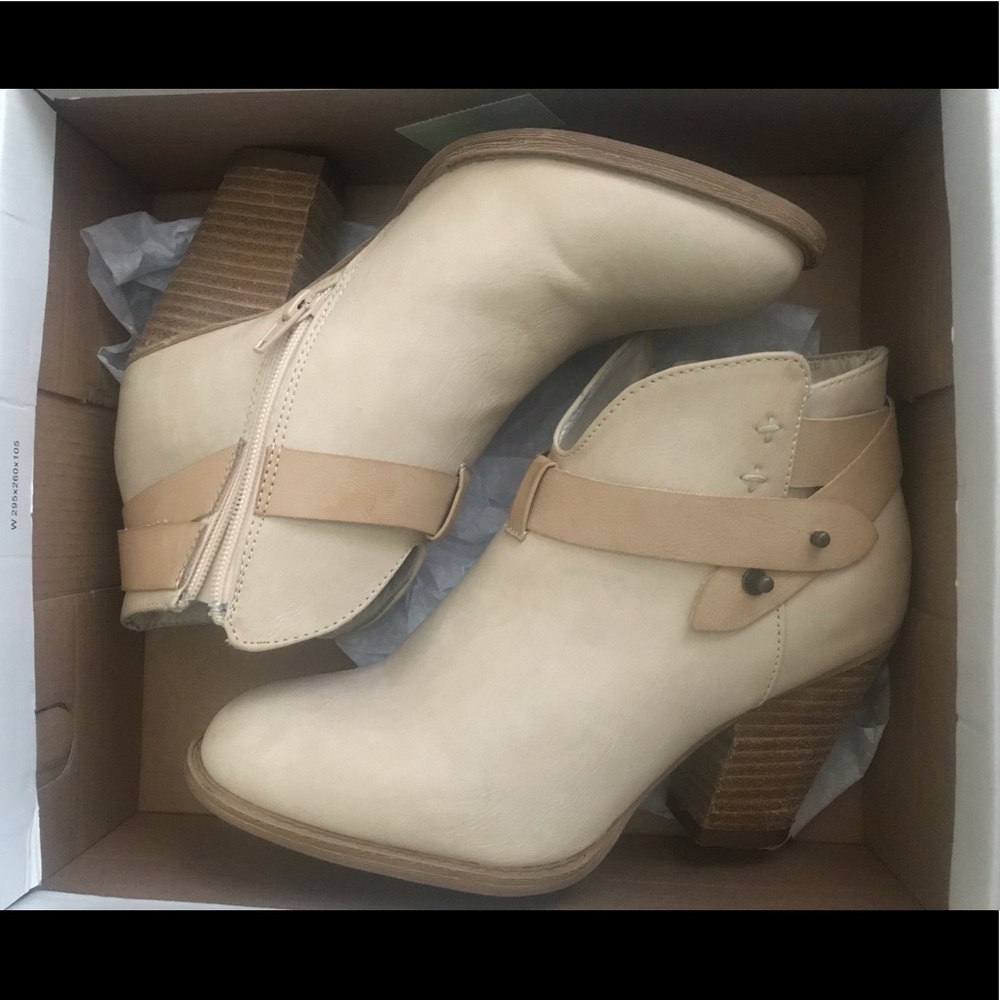 MUST HAVE BOOTIES